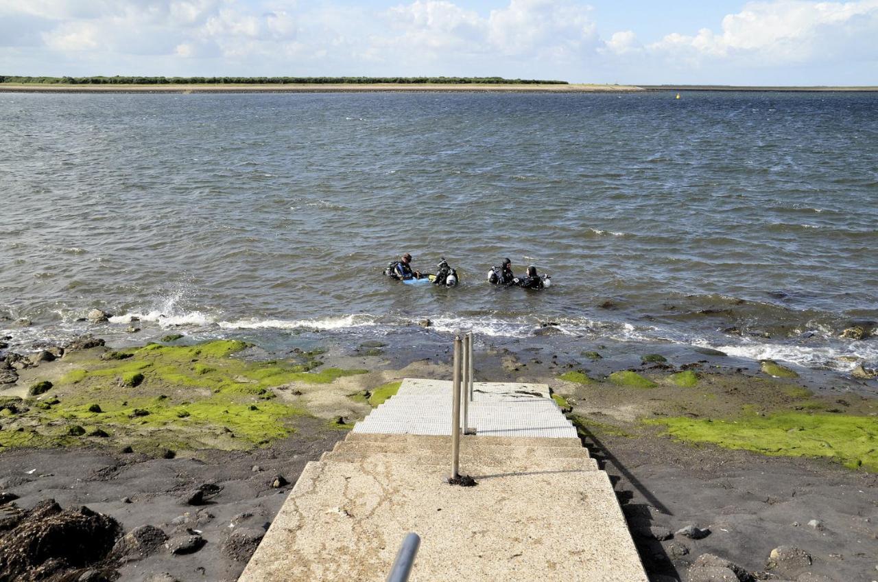 Hotel Glamping Aan De Thoolse Kust Poortvliet Esterno foto