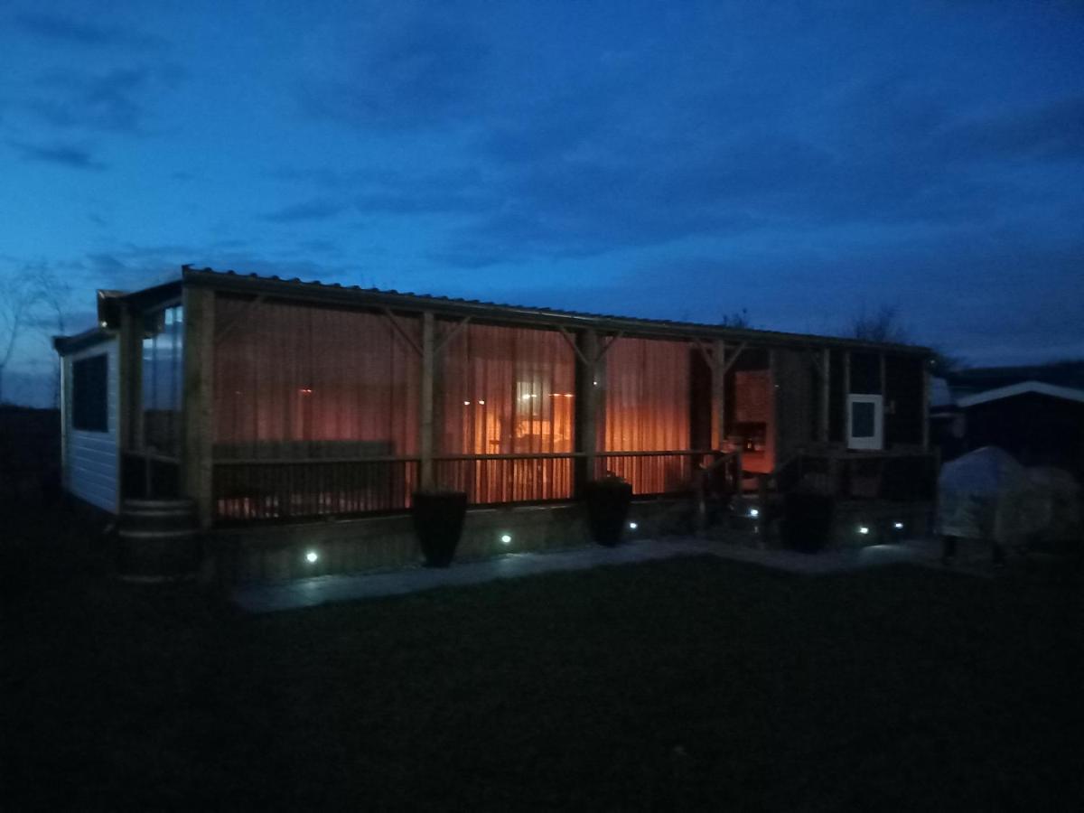 Hotel Glamping Aan De Thoolse Kust Poortvliet Esterno foto